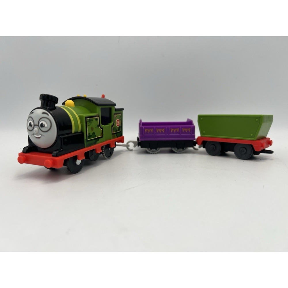 Thomas & Percy Track Master Motorized Action Engine with cars & track WORKS! - Picture 9 of 9